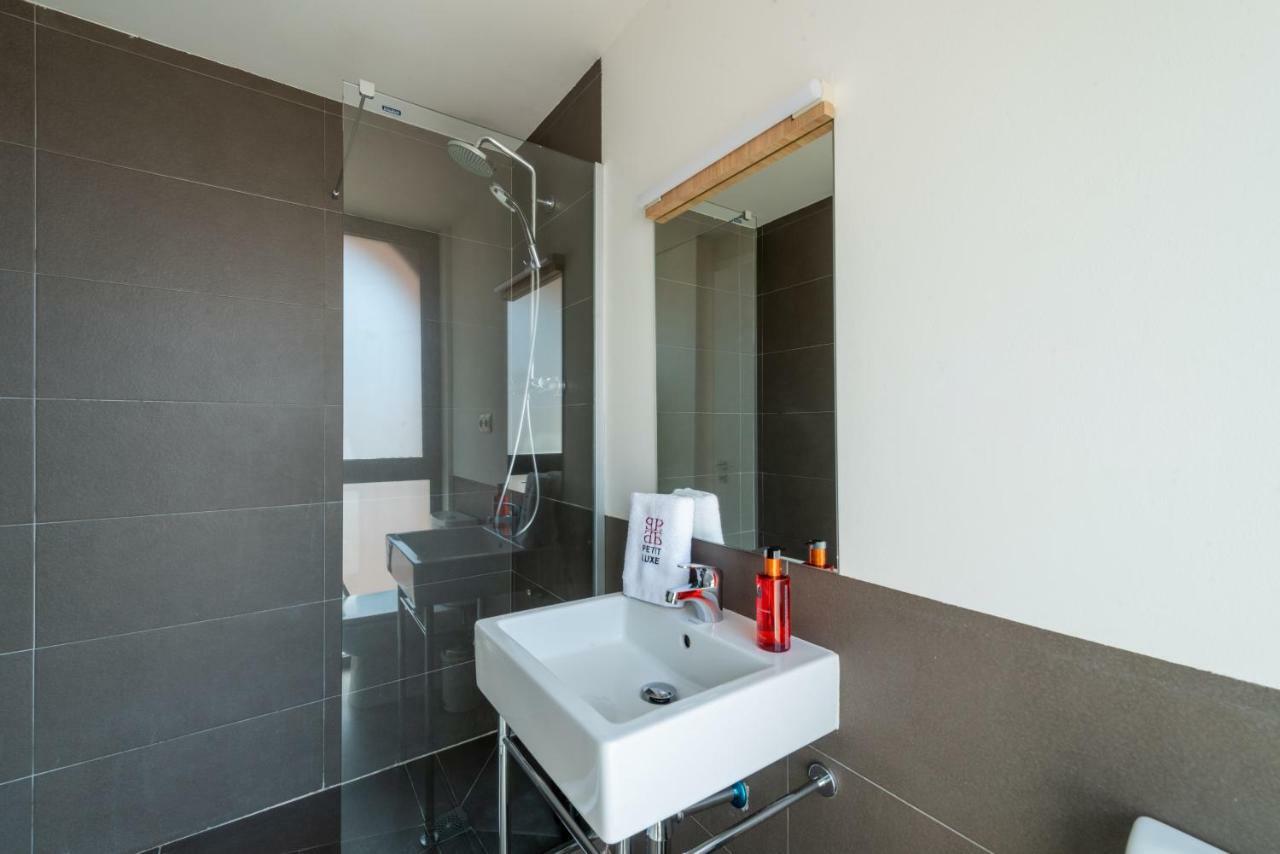 Apartamento Petit Luxe Tobella Dreta Terrassa Exterior foto